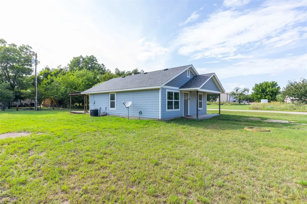 202 Greenmeadow Lane Clyde TX 79510