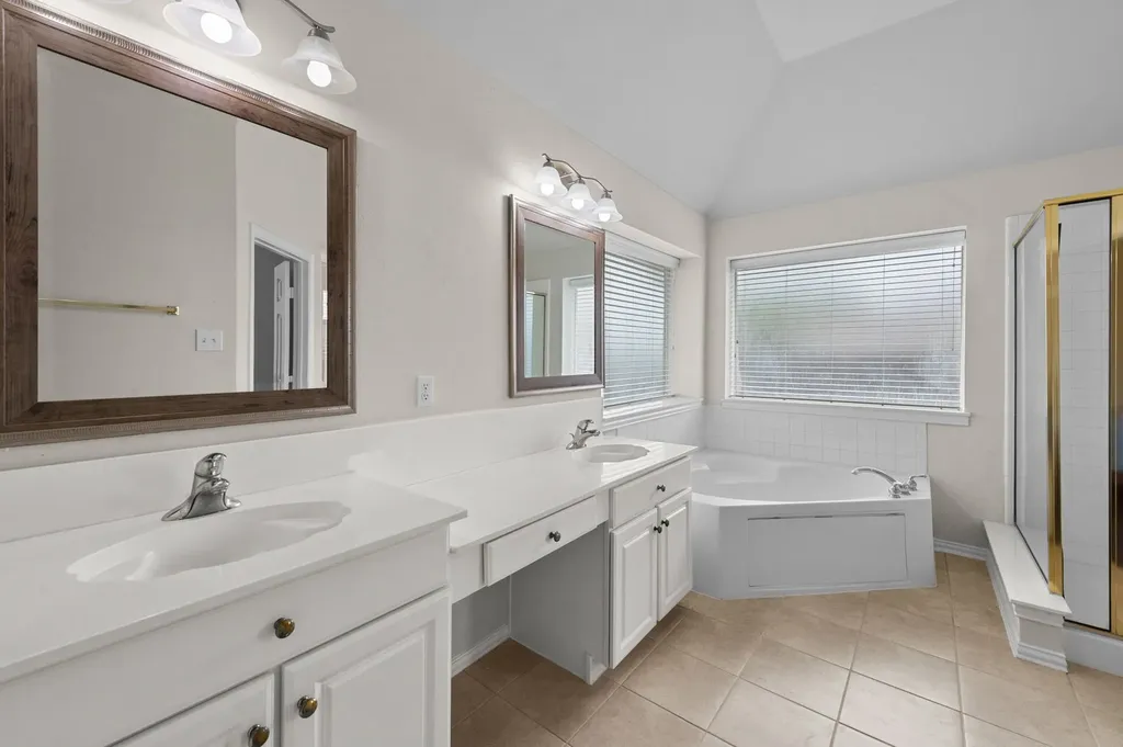 3205 Hamlett Lane Garland TX 75043