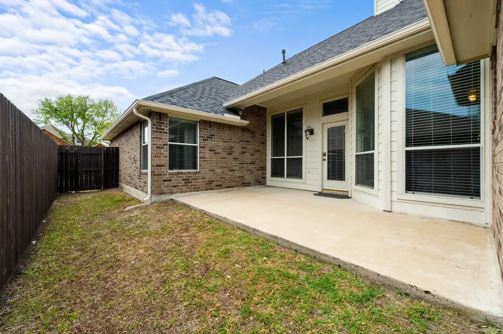3205 Hamlett Lane Garland TX 75043