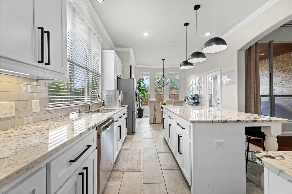 512 Alice Lane Fate TX 75189