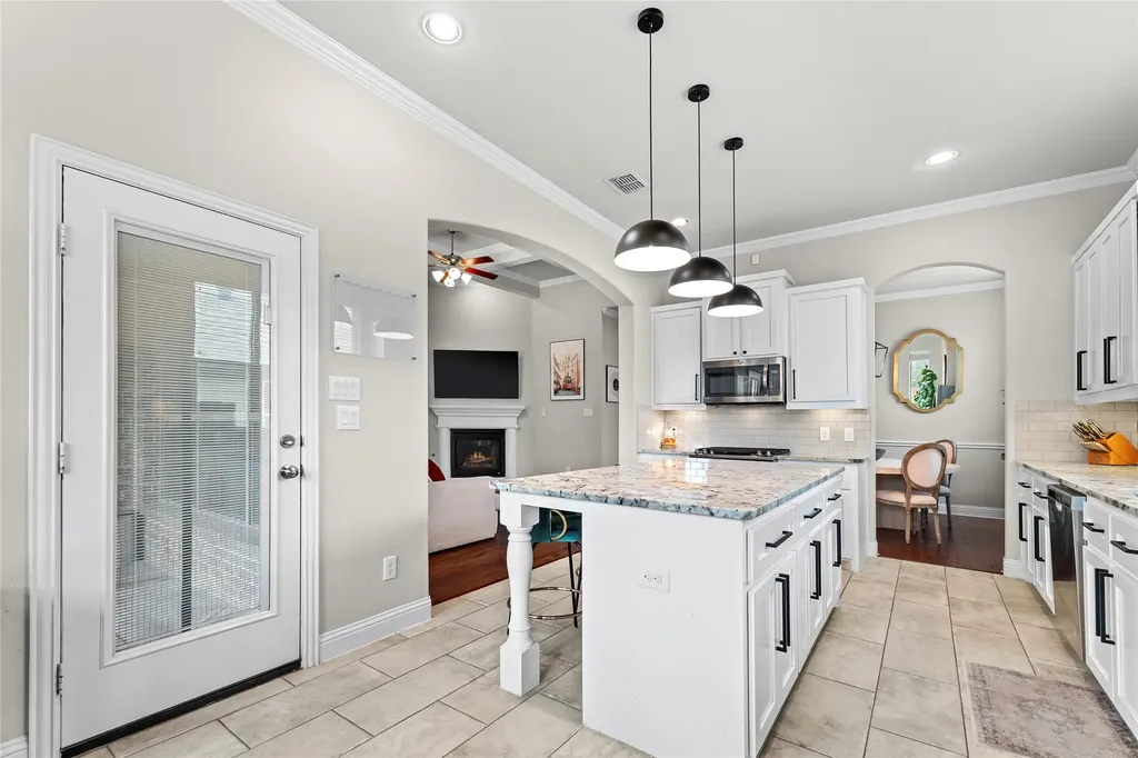 512 Alice Lane Fate TX 75189