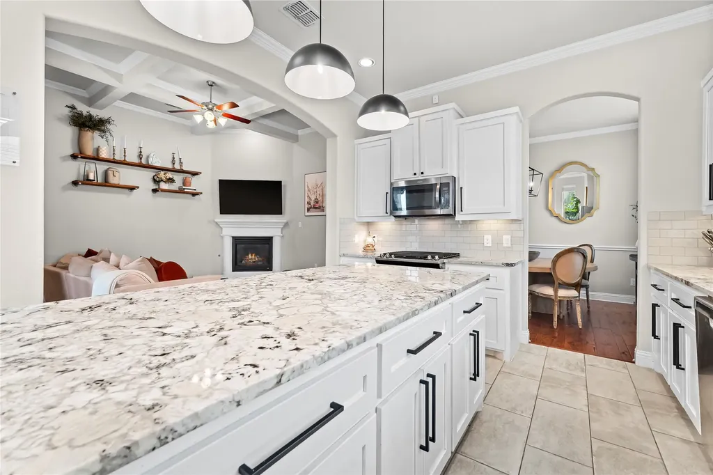 512 Alice Lane Fate TX 75189
