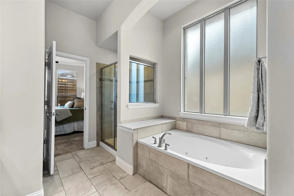 512 Alice Lane Fate TX 75189