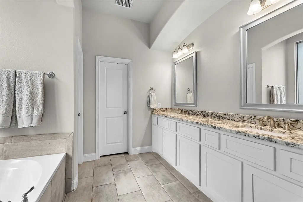 512 Alice Lane Fate TX 75189
