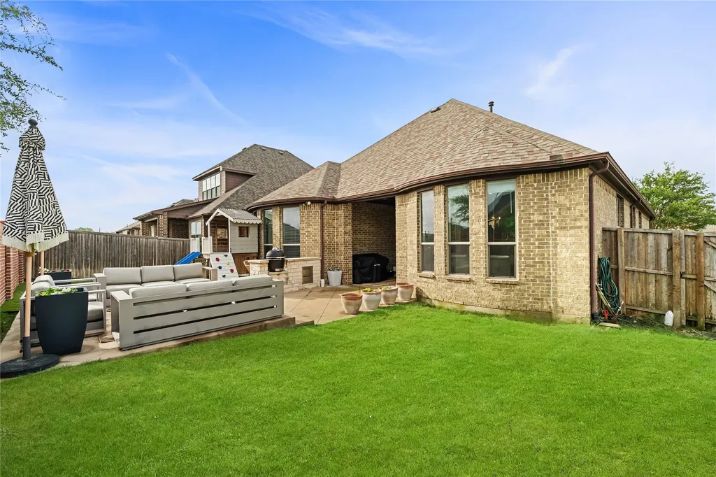 512 Alice Lane Fate TX 75189