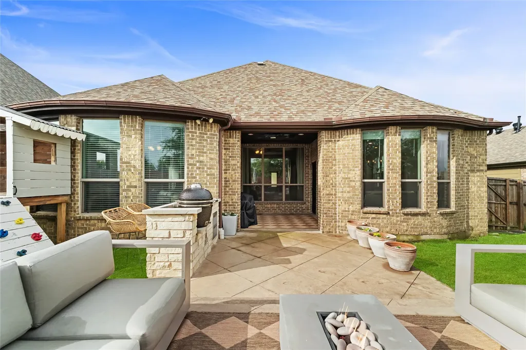 512 Alice Lane Fate TX 75189