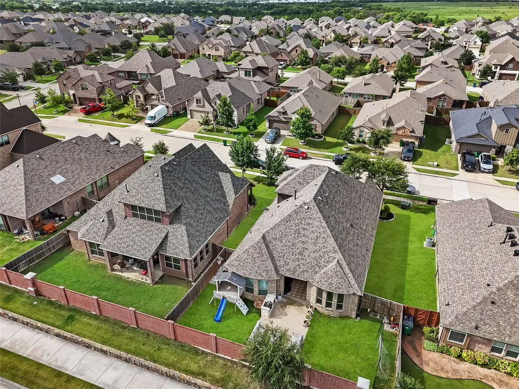 512 Alice Lane Fate TX 75189