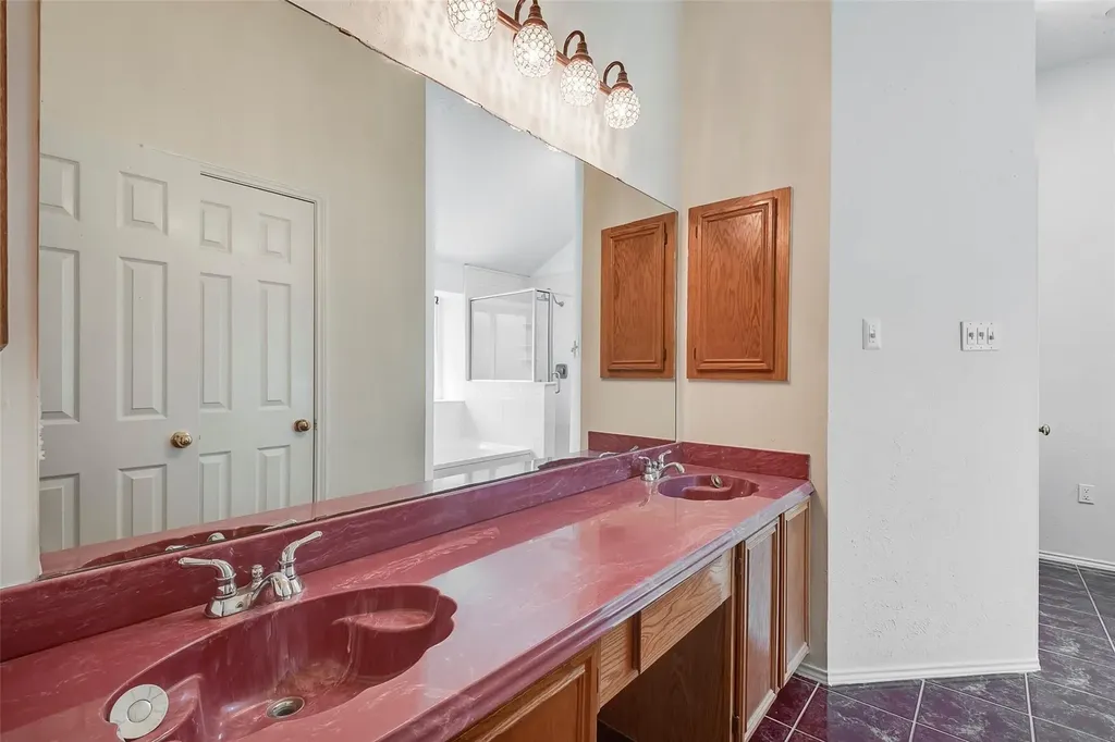 6304 Brookcrest Drive Arlington TX 76018