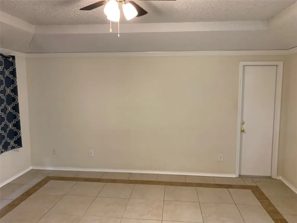 511 Essex Place Euless TX 76039