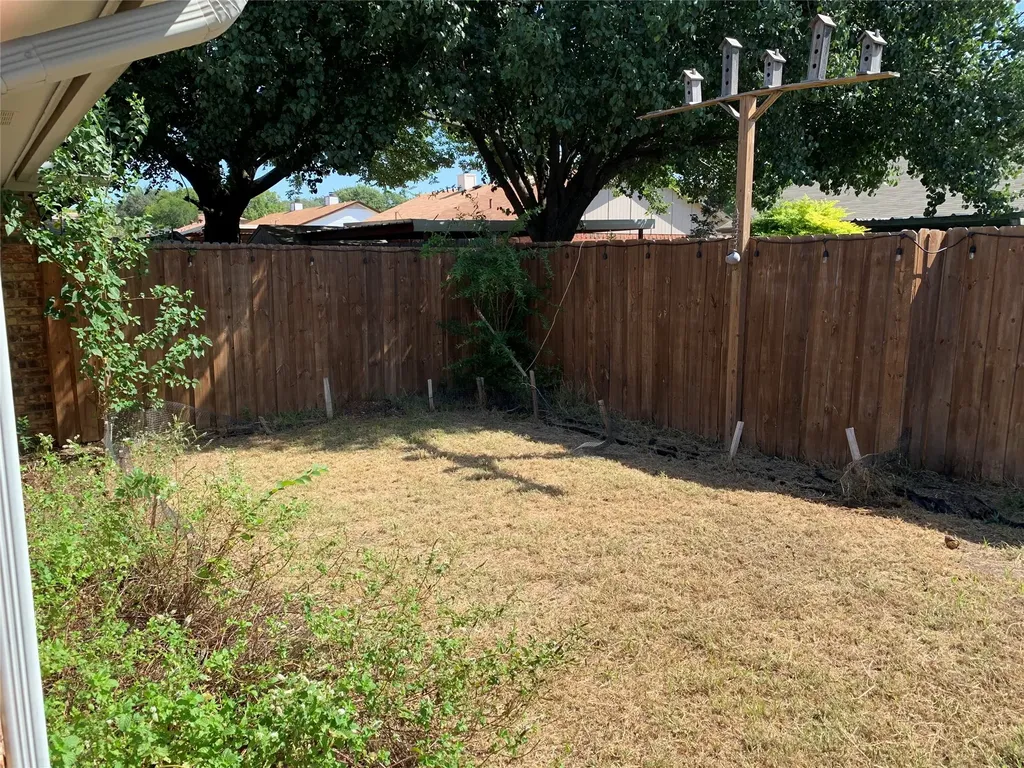 511 Essex Place Euless TX 76039