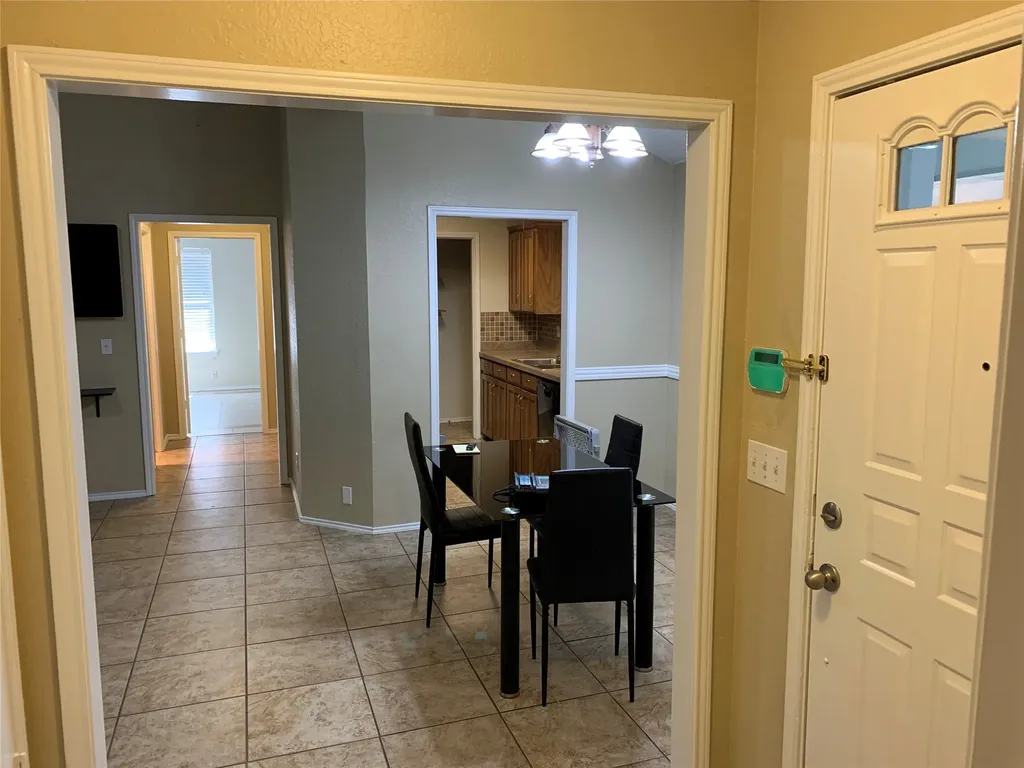 511 Essex Place Euless TX 76039