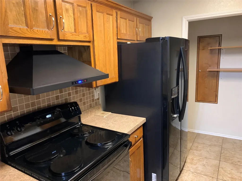 511 Essex Place Euless TX 76039