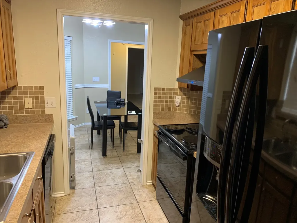 511 Essex Place Euless TX 76039
