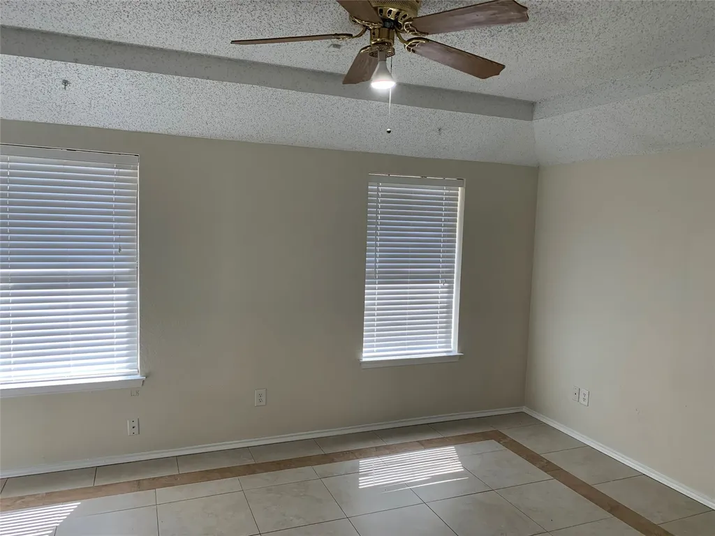 511 Essex Place Euless TX 76039