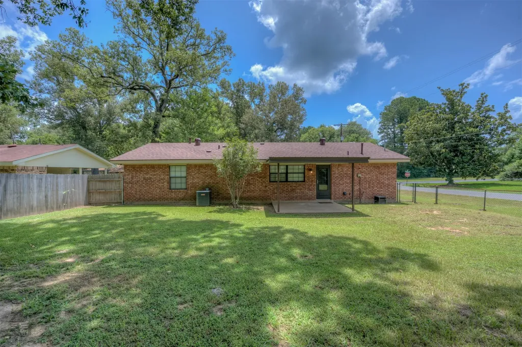 296 W. Birch Blanchard LA 71107
