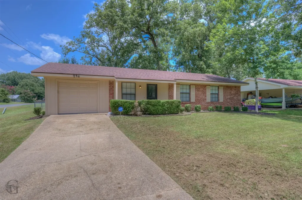 296 W. Birch Blanchard LA 71107