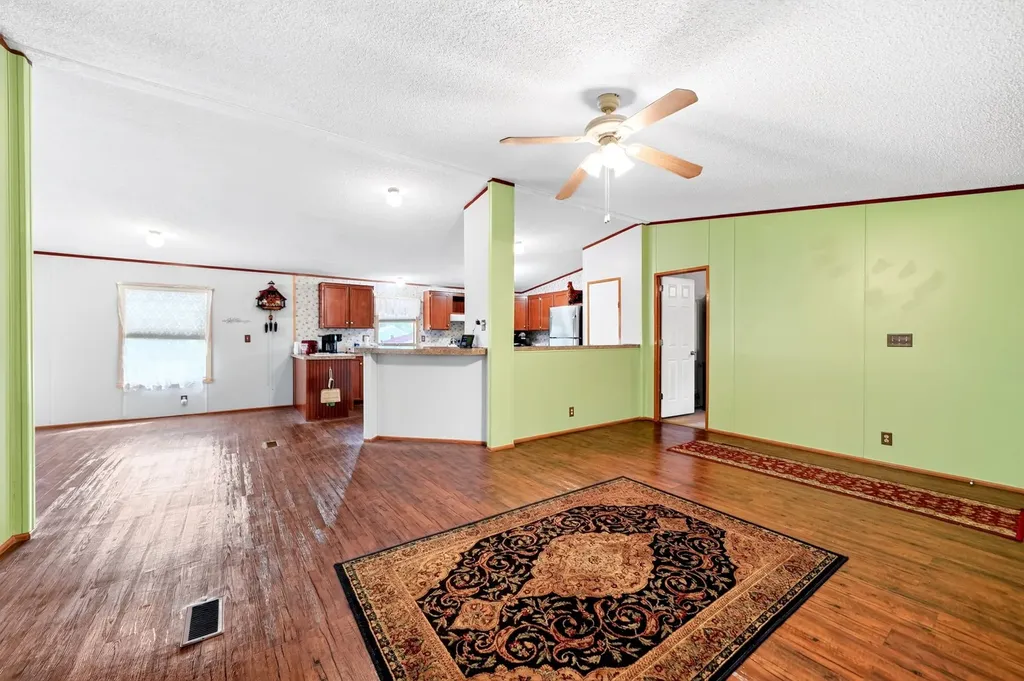 5033 Timarron Drive Scurry TX 75158