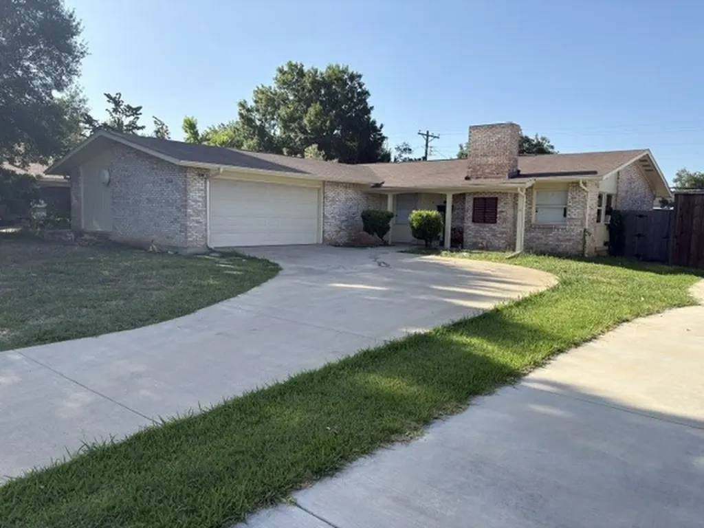 3560 High Bluff Dallas TX 75234