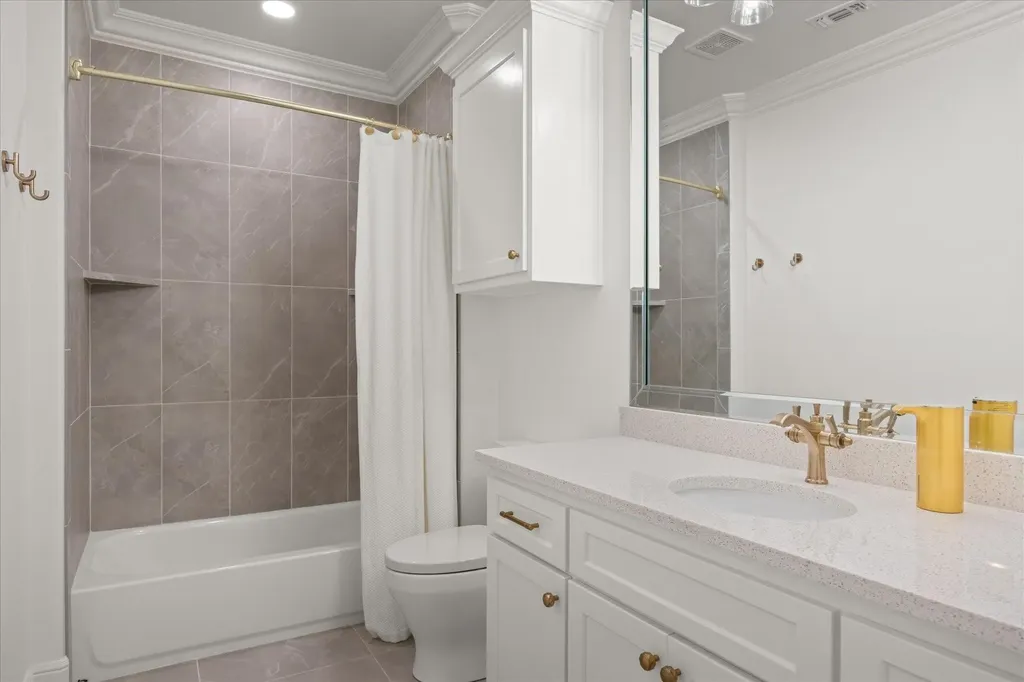 1001 Quarry Court Granbury TX 76048