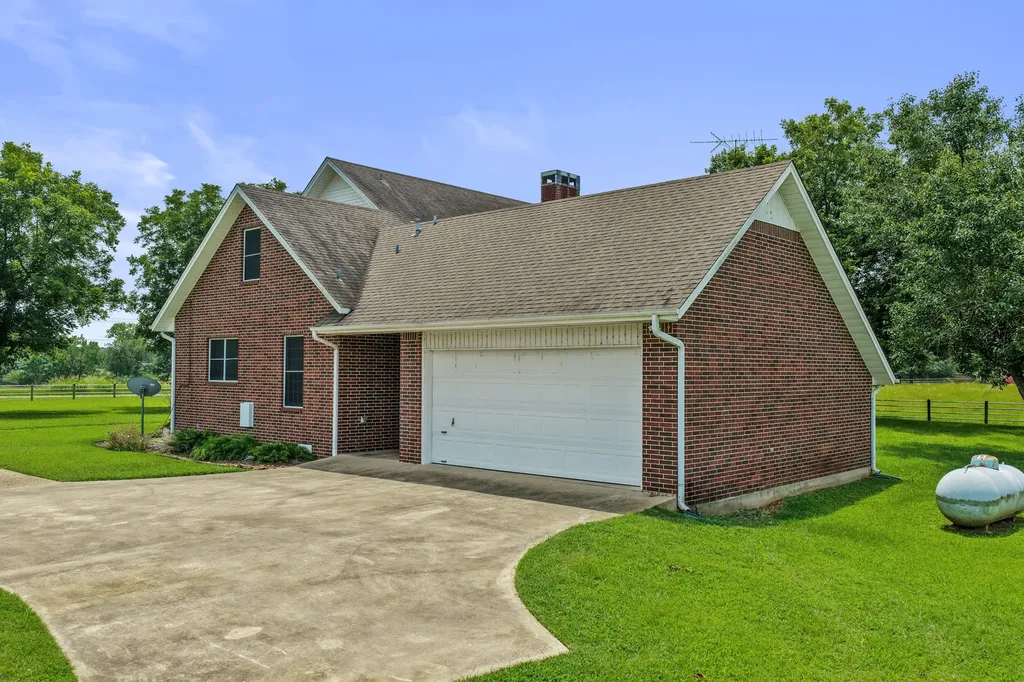 2199 County Road 3150 Cookville TX 75558