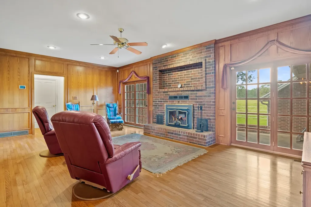 2199 County Road 3150 Cookville TX 75558