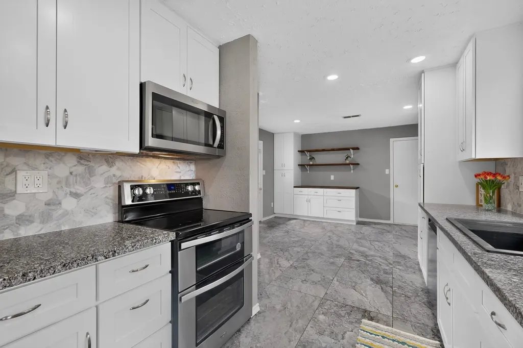 4902 Van Ness Street Garland TX 75043