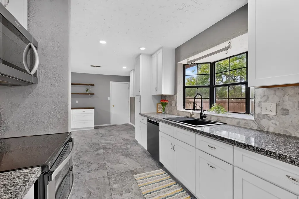4902 Van Ness Street Garland TX 75043
