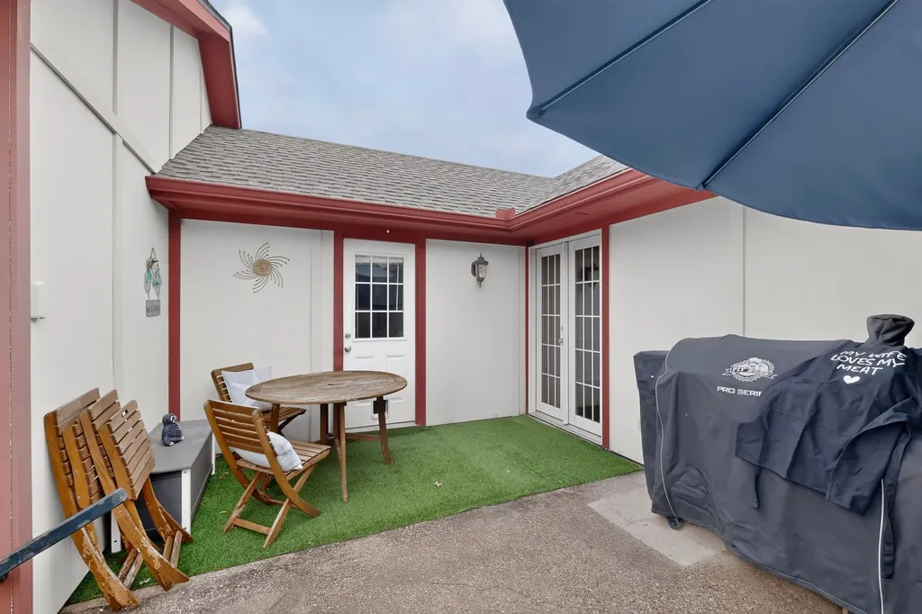 4902 Van Ness Street Garland TX 75043