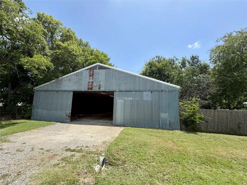 100 E Austin Street Leonard TX 75452