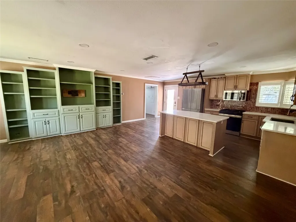 100 E Austin Street Leonard TX 75452