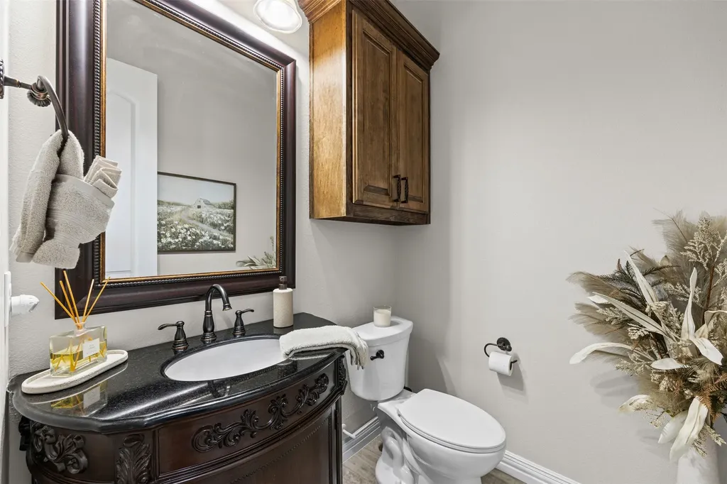 511 Alsdorf Road Ennis TX 75119