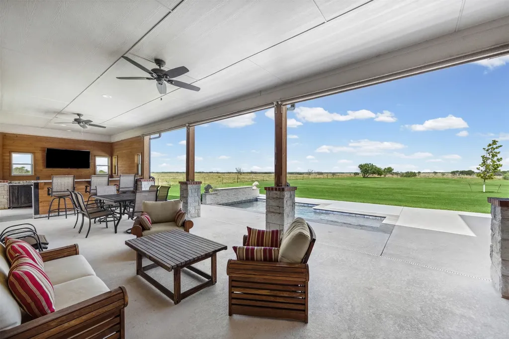 511 Alsdorf Road Ennis TX 75119