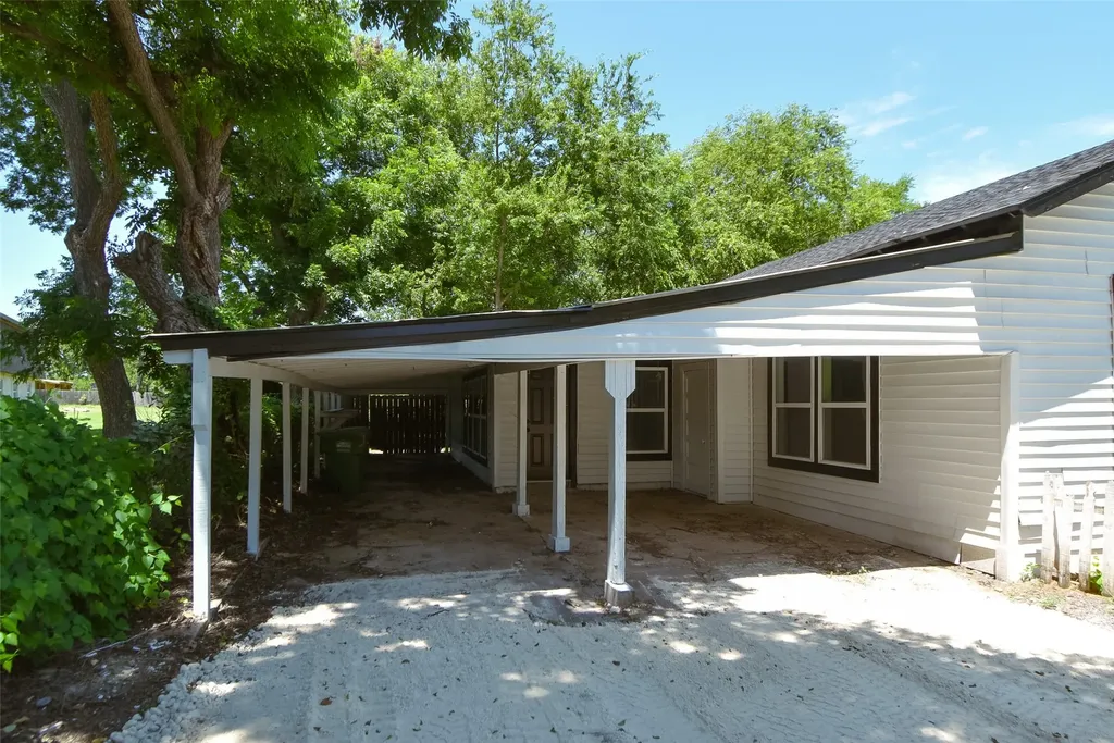 403 N Gaither Street Glen Rose TX 76043