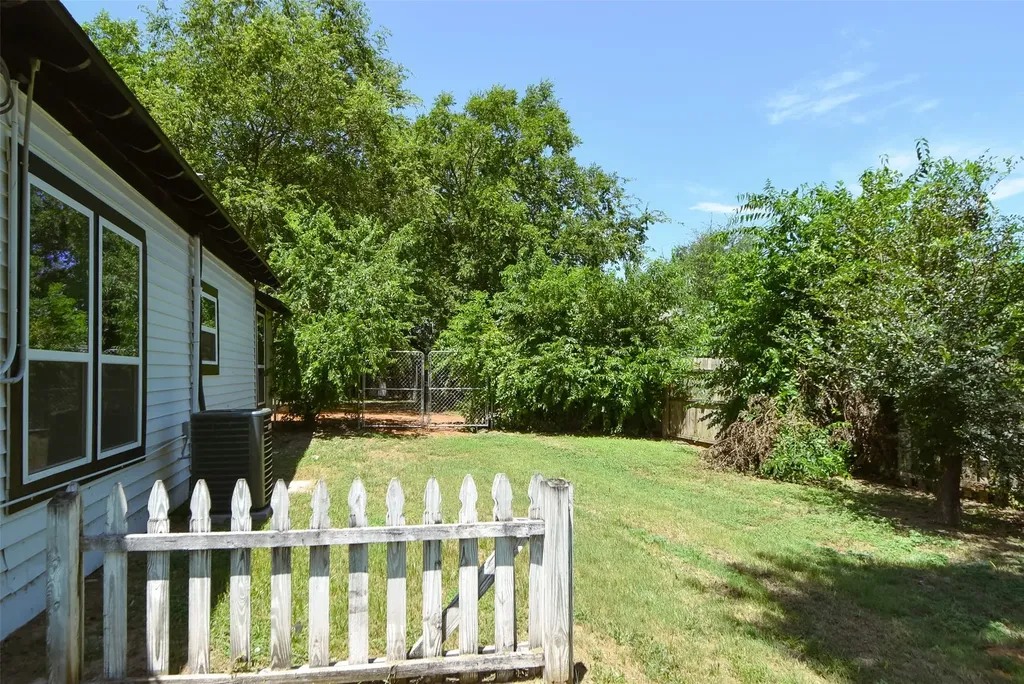 403 N Gaither Street Glen Rose TX 76043