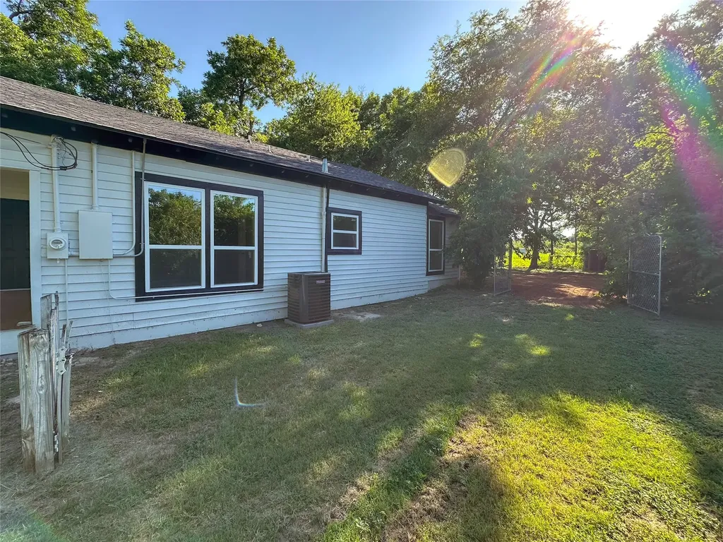 403 N Gaither Street Glen Rose TX 76043