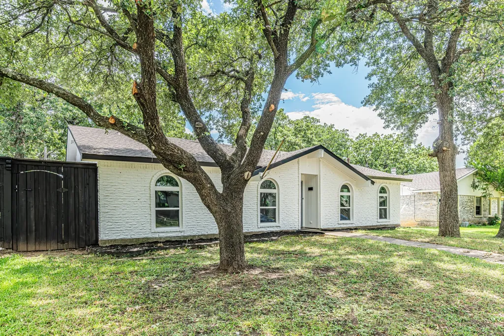 1214 Winterwood Drive Lewisville TX 75067