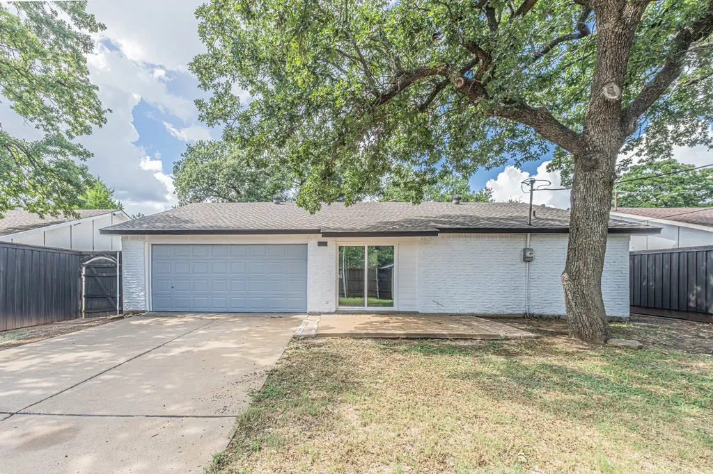 1214 Winterwood Drive Lewisville TX 75067