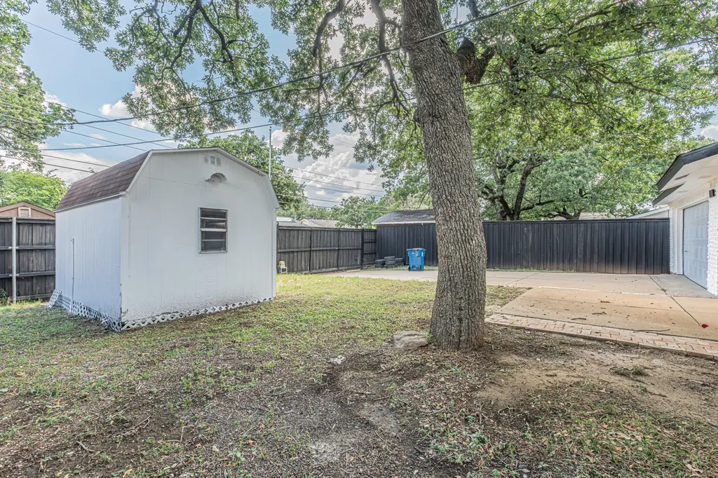 1214 Winterwood Drive Lewisville TX 75067