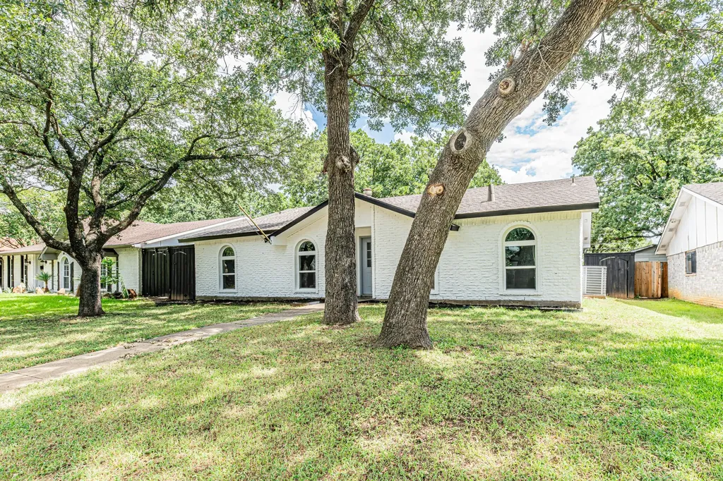 1214 Winterwood Drive Lewisville TX 75067