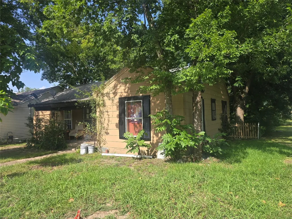 1303 Wesley Street Greenville TX 75401