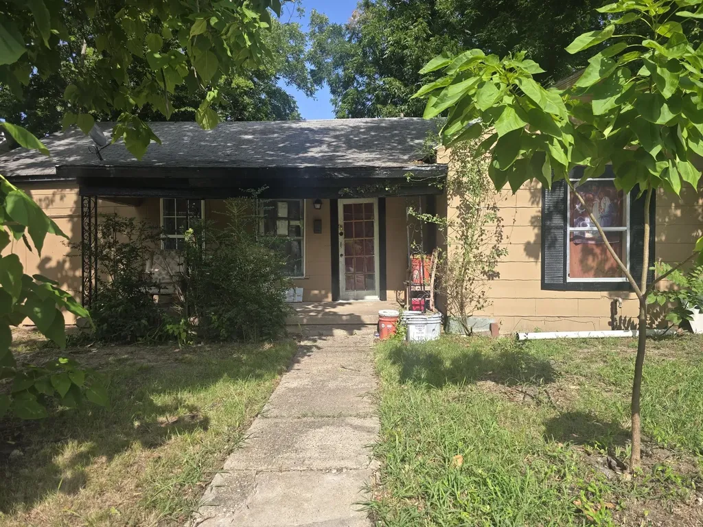 1303 Wesley Street Greenville TX 75401