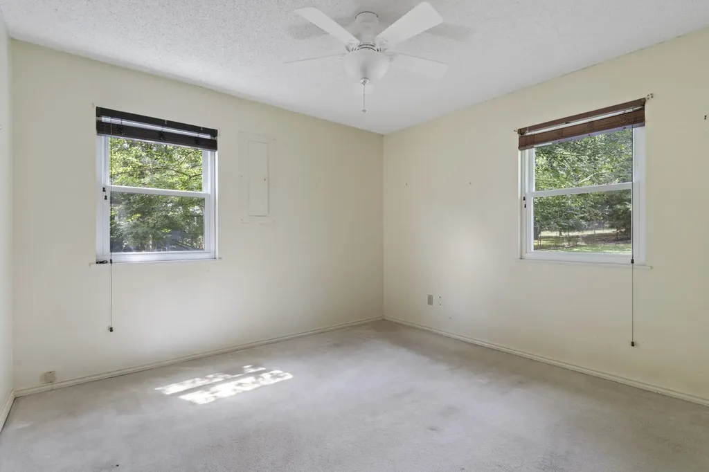 1282 Rs County Road 3325 Emory TX 75440