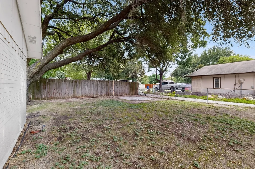 433 Solitude Drive Garland TX 75043