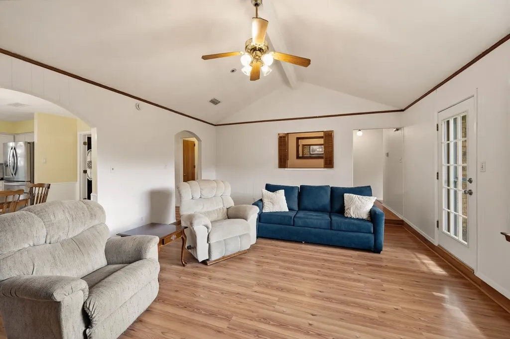 5524 Wood View Street North Richland Hills TX 76180