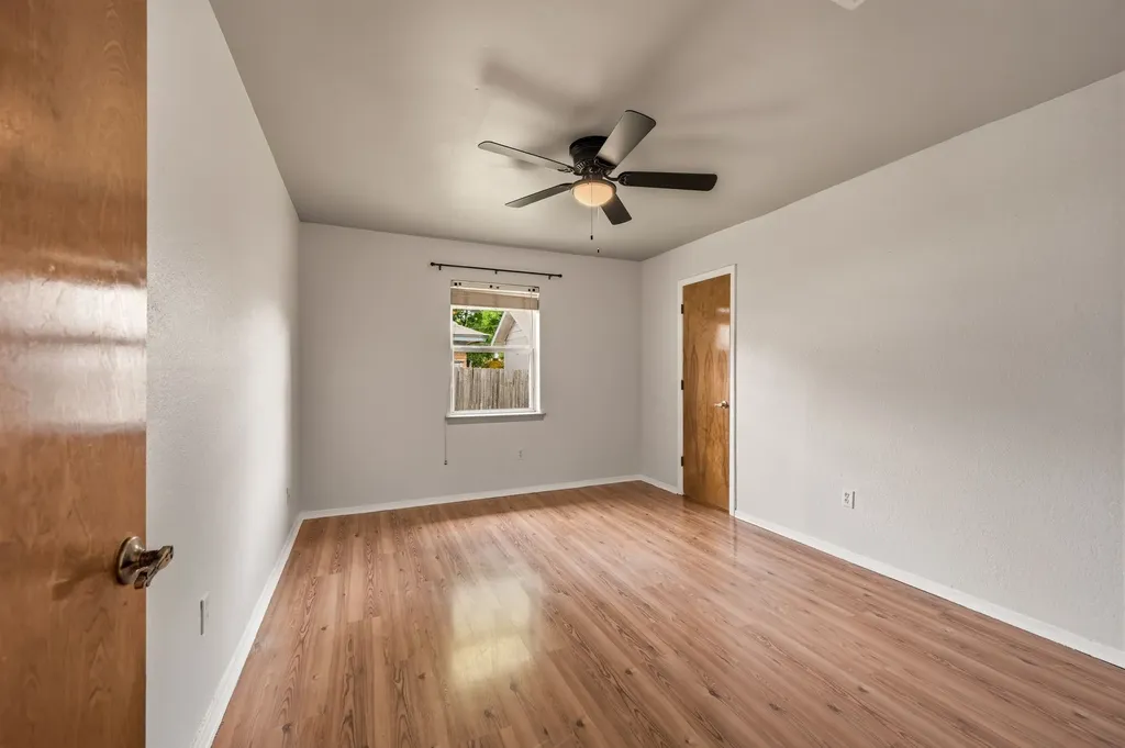 5524 Wood View Street North Richland Hills TX 76180