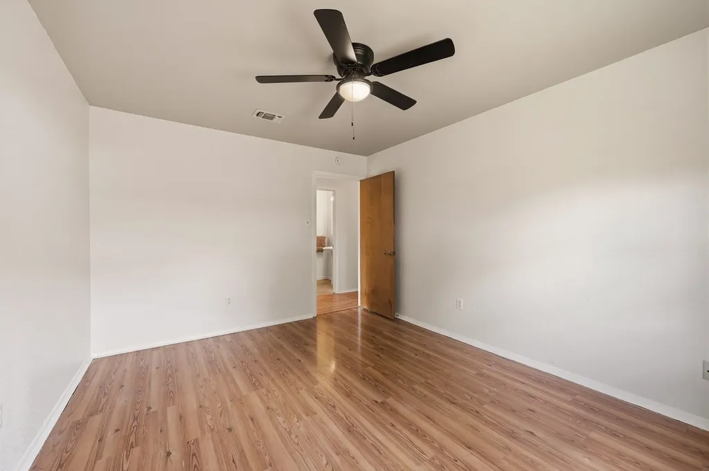 5524 Wood View Street North Richland Hills TX 76180