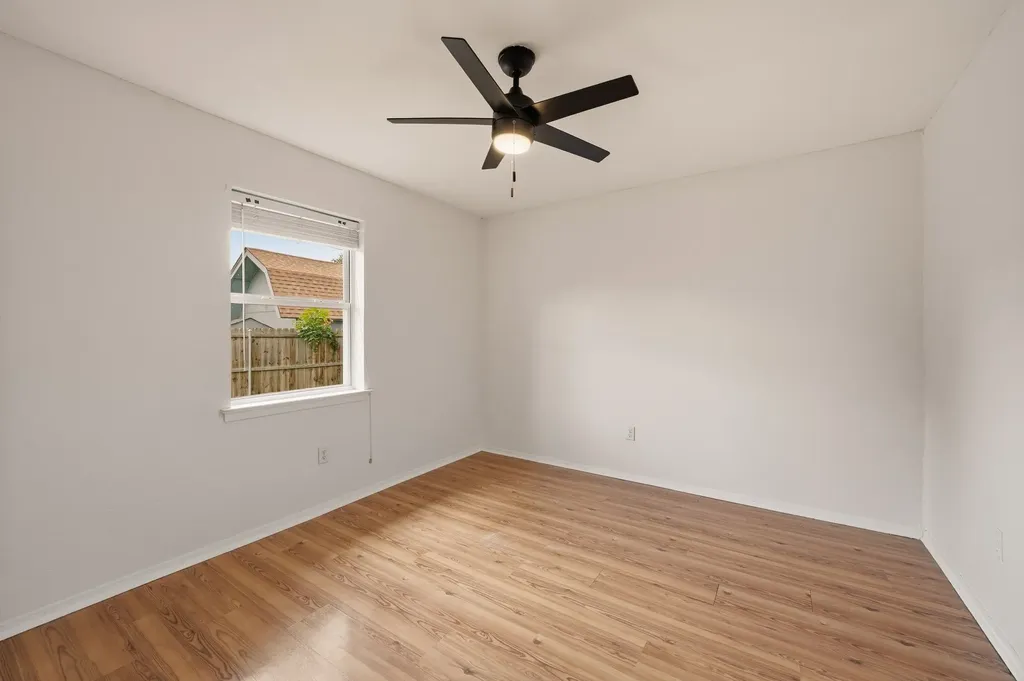 5524 Wood View Street North Richland Hills TX 76180