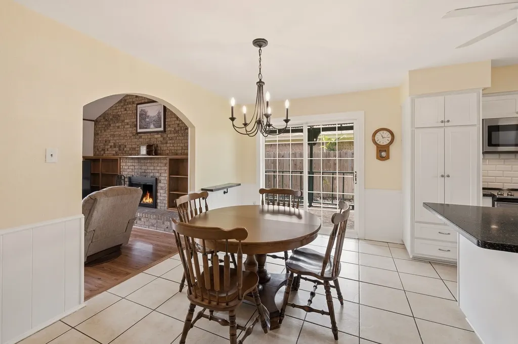 5524 Wood View Street North Richland Hills TX 76180