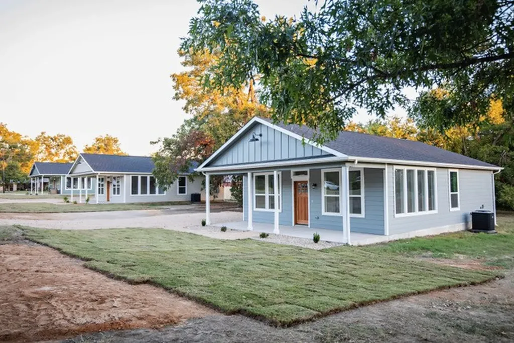804 Walnut Street Honey Grove TX 75446