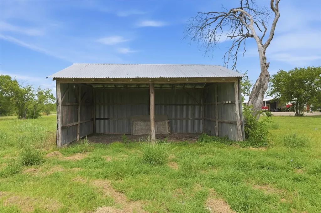 10847 Elk Road Axtell TX 76624